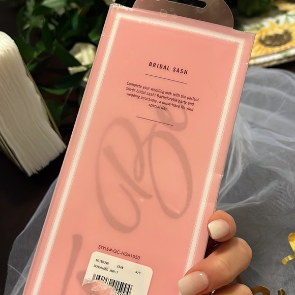 Bridal/bachelorette sash and vail - Picture 3 of 5